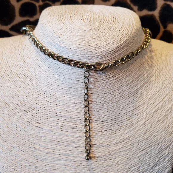 Antique Gold Coloured Necklace (2 for $20) - Picture 3 of 3